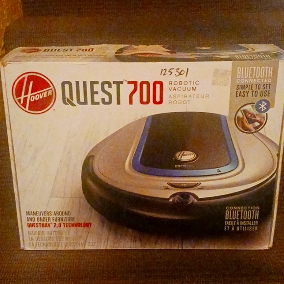 Quest 700 Robotic Vaccum - Picture 1 of 3